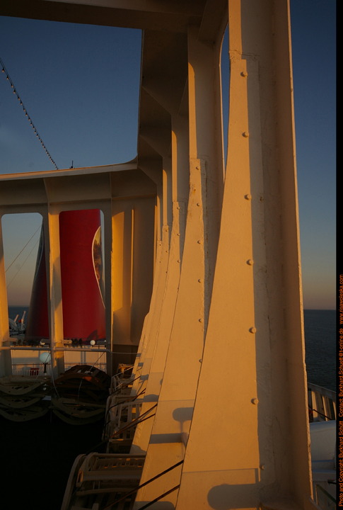 Architektur des Schiffes 039.jpg