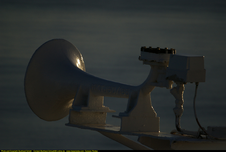 001 His Masters Voice.jpg