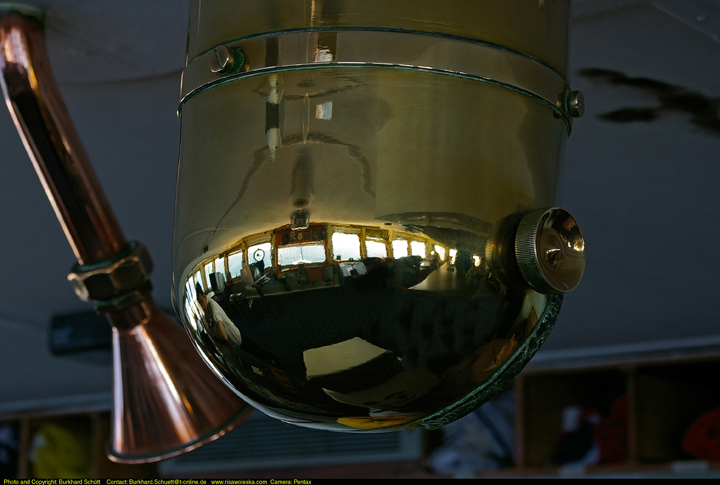 003 Messing auf der Brücke.jpg