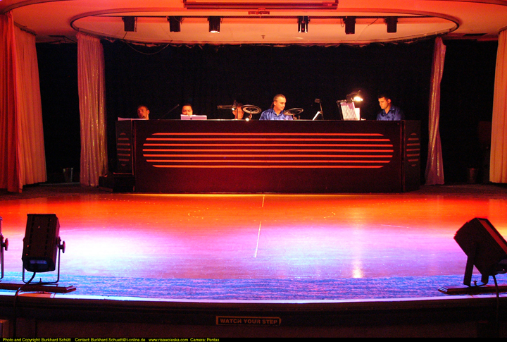 Entertainment 005.jpg